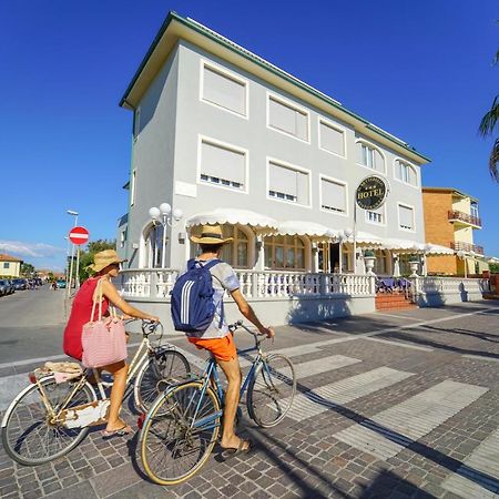 Hg Hotel Il Settebello マリーナ・ディ・チェーチナ エクステリア 写真